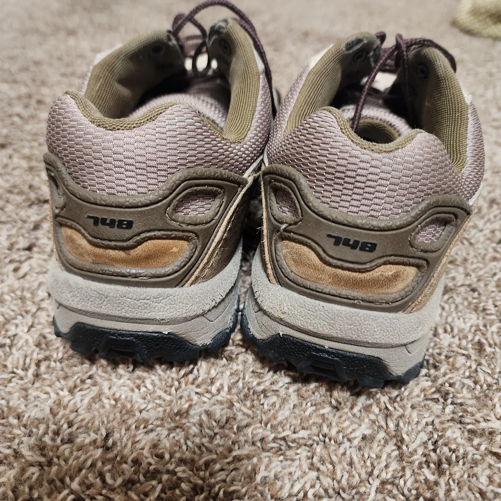 Womens New Balance Athletic Shoes Size 7 - Picture 3 of 7